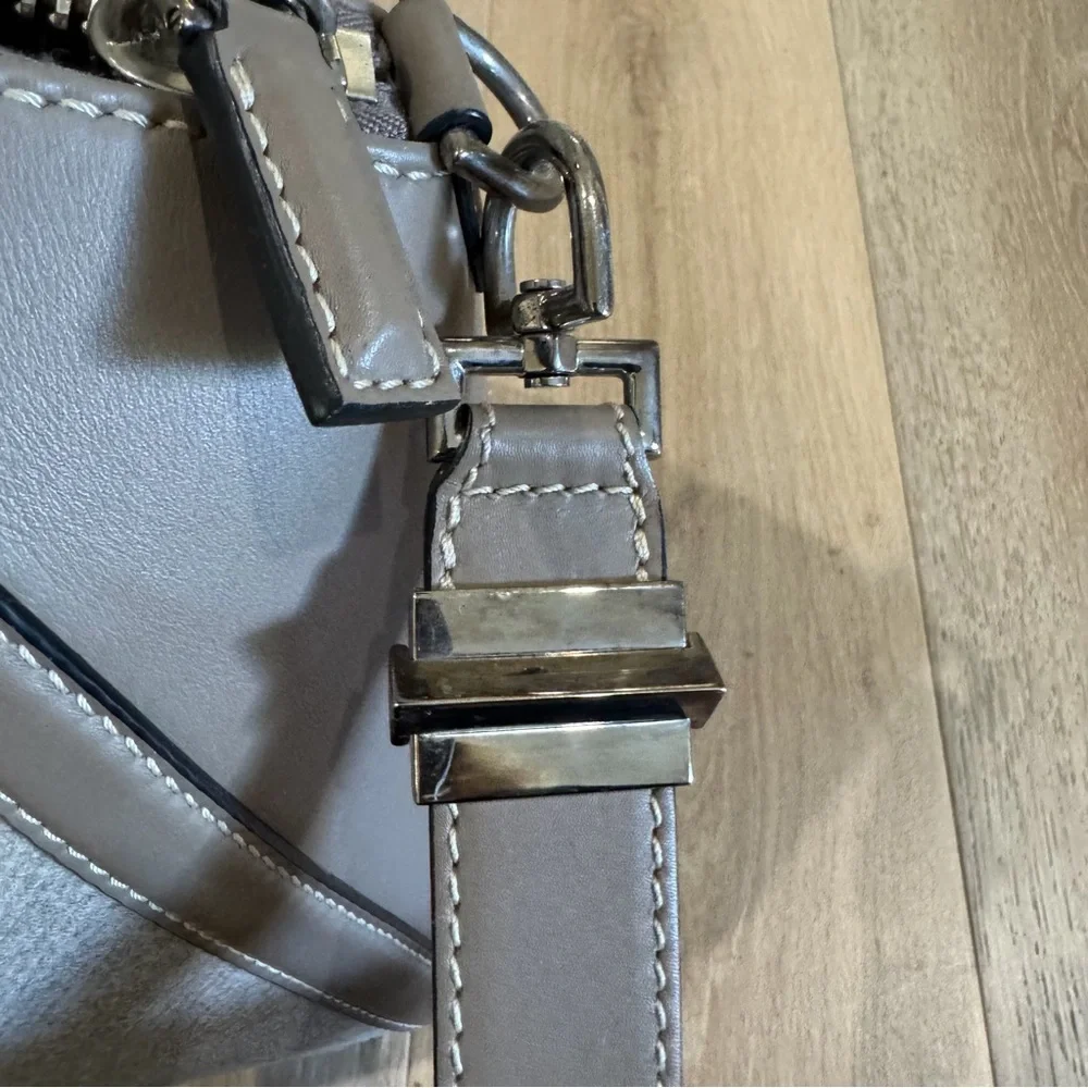 Givenchy Antigona Wool/Leather Bag - Picture 6 of 15